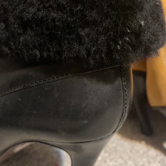 Coach Leather fur booties size 8 1/2 fits more like an 8 good condition. - Picture 6 of 11